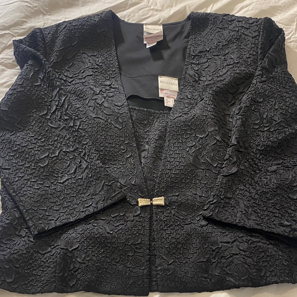 Stunning Vintage Bellessa Textured Black Jacket and Tank Top Set